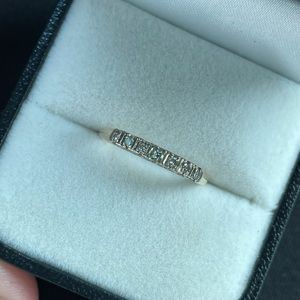 14k Gold Diamond band sz6